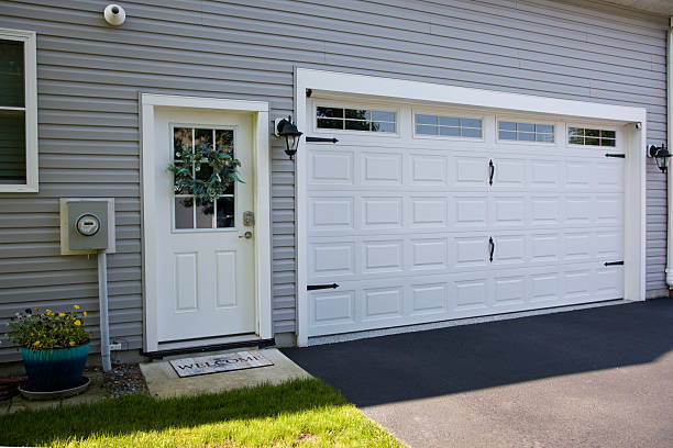 24/7 Emergency Garage Door Panel Replacement experts in Bayard, NE